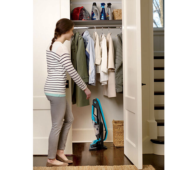 BOLT® XRT PET 2in1 Lightweight Cordless Vac 13151 BISSELL®