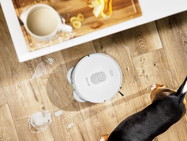 SpinWave R5 Vacuum and Mop SpinWave R5 Mopping hard flooring in kitchen area