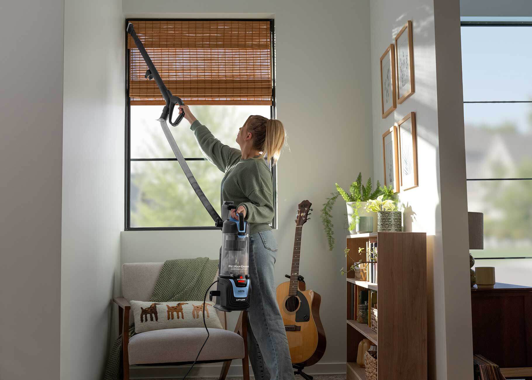 Pet Hair Eraser® Allergen Lift-Off® Vacuum 39883 | BISSELL®