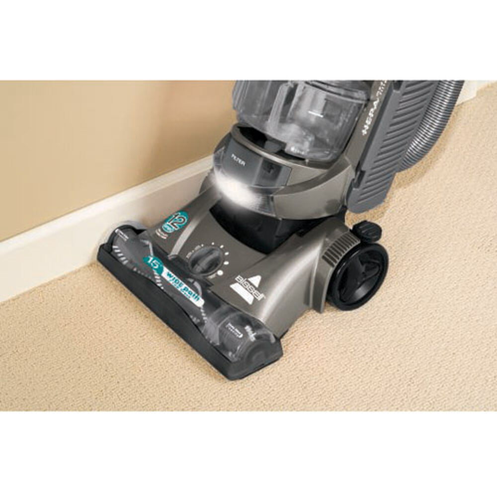 Momentum® Cyclonic Bagless Vacuum 3910T BISSELL®